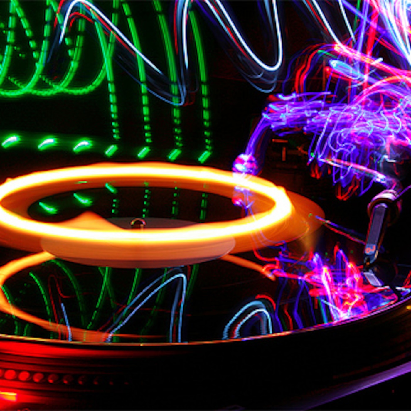 2011 " HouSe Of LoVe " Deep-SouL SeT By The Creator.... :-) Enjoy episode artwork