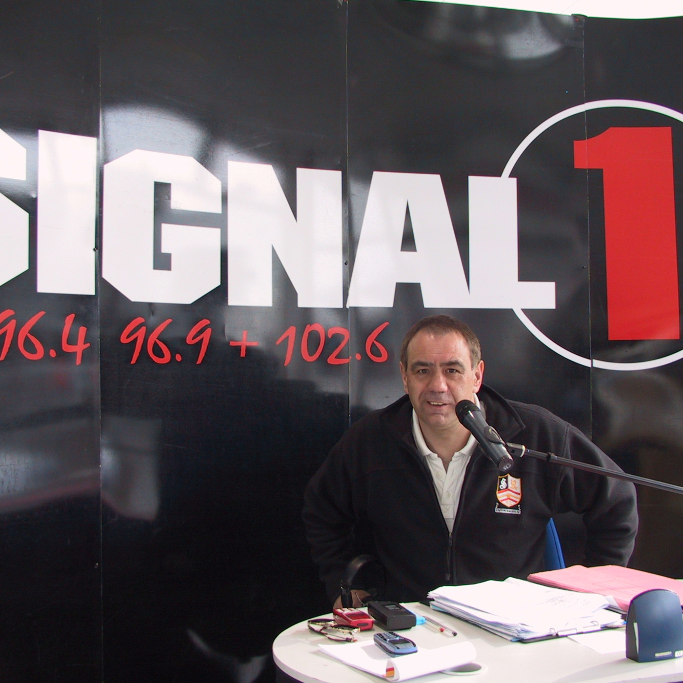 Signal One Breakfast promo 2005 episode artwork
