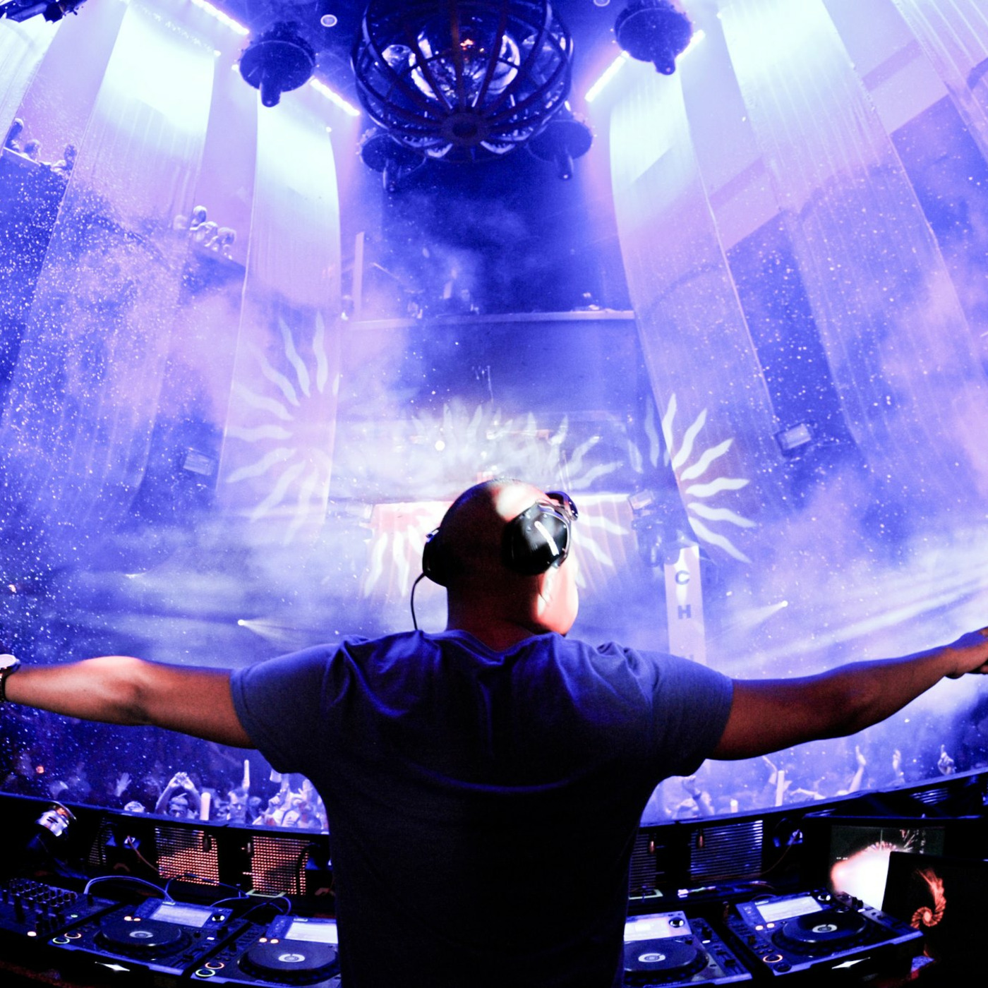 Top 40 Commercial House/EDM Mix February 2012