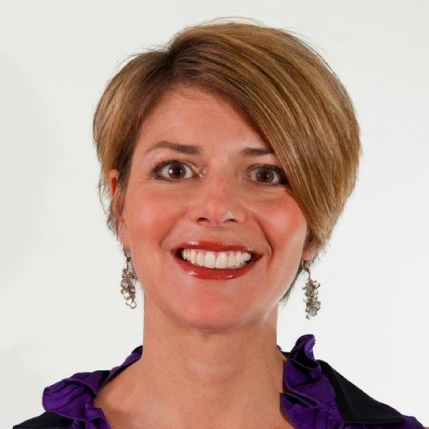 Food as Medicine, Thyroid Health and the Cholesterol Myth with Dr. Amy Myers