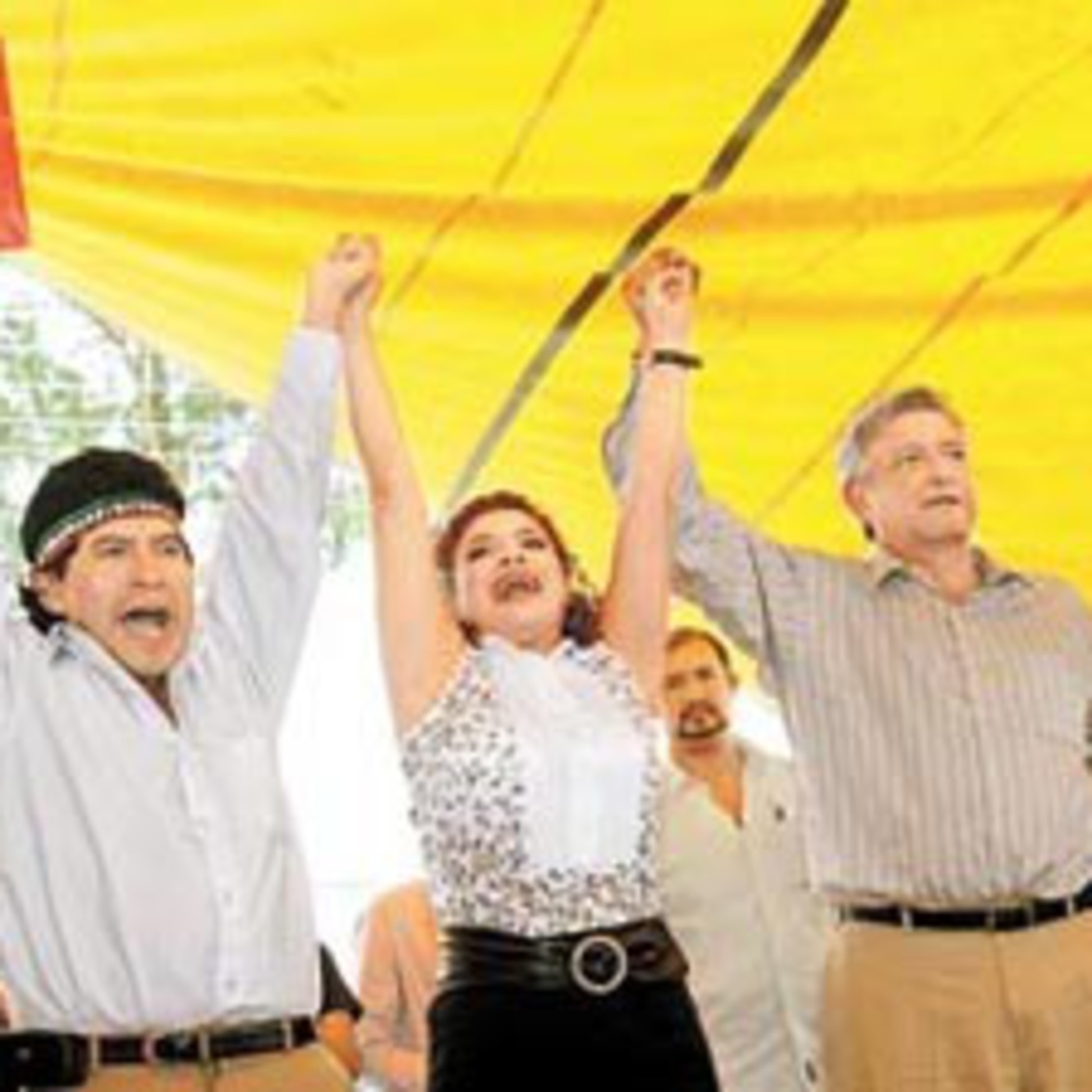 ¿Pena de muerte para quien desobece al Peje? Juanito arrinconado