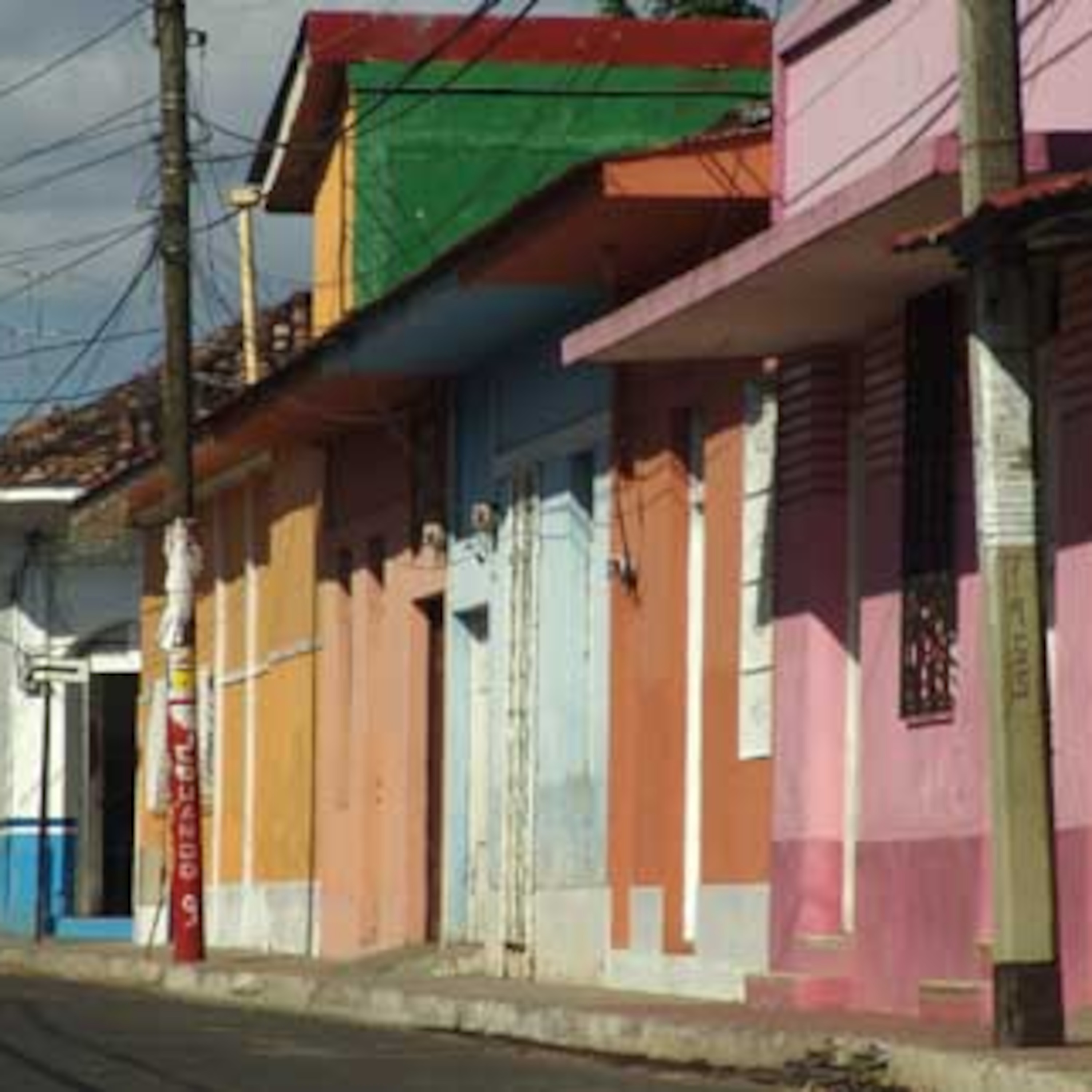 Rádio Documentário Sobre a América Latina: Diferente, Pero no Mucho