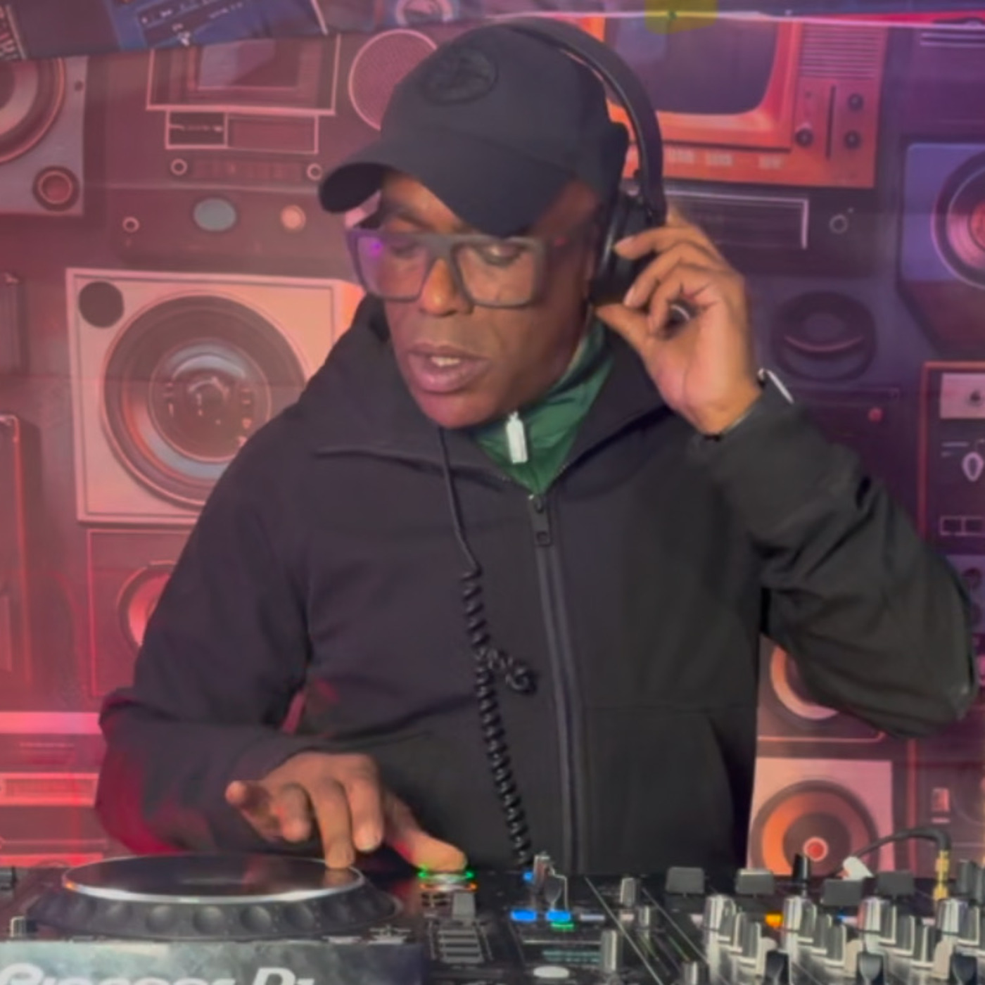 Episode 439: DJ Dlux  - House Garage & Funky Mix  - 13th Dec 2025 - dejavufm