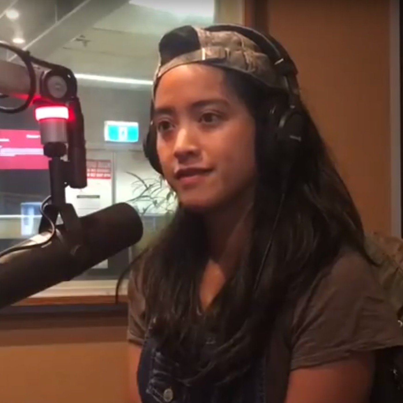 Interview: Busker/ Performer Joni Sheila