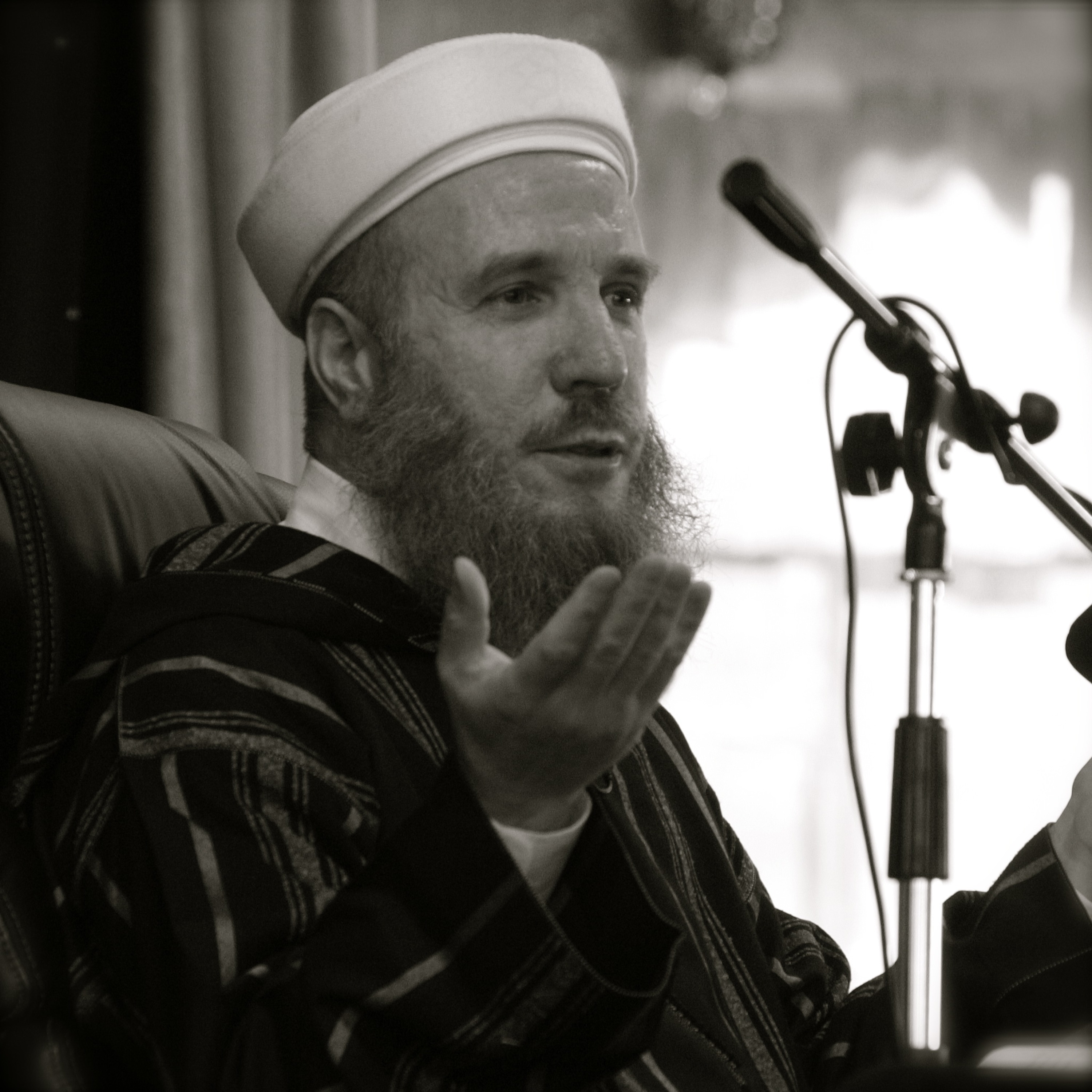 Shaykh Yaseen introduces Shaykh Muhammad alYaqoubi Sacred Knowledge