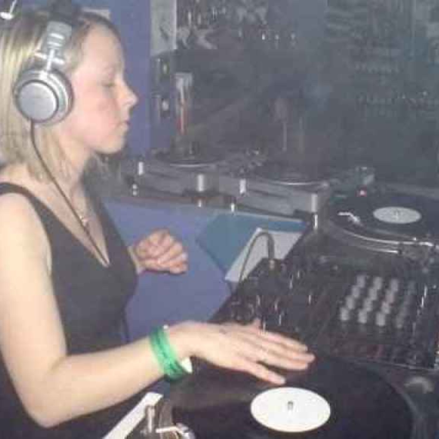 MiXXc's 35 Mins of Pleasure Mix - September 2010