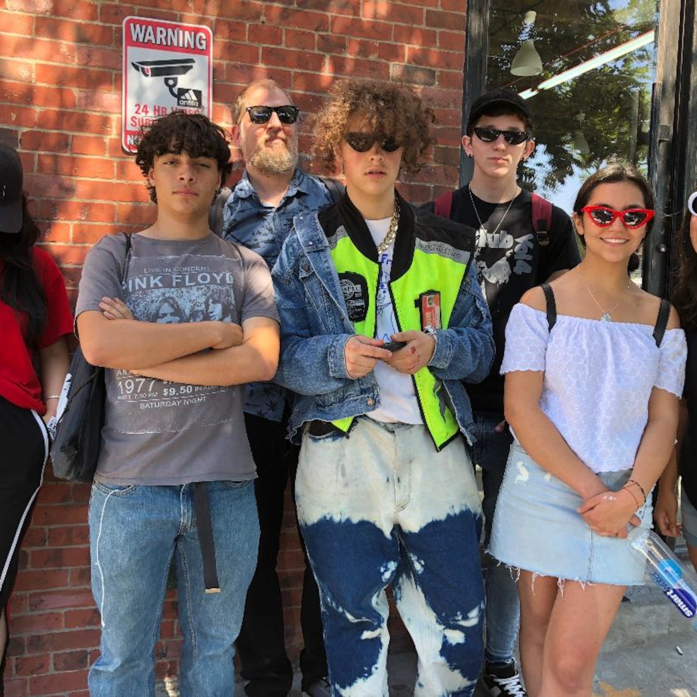 DLG1827 Artist Eric Doeringer brings his SVA precollege class to see Dr. Lisa episode artwork