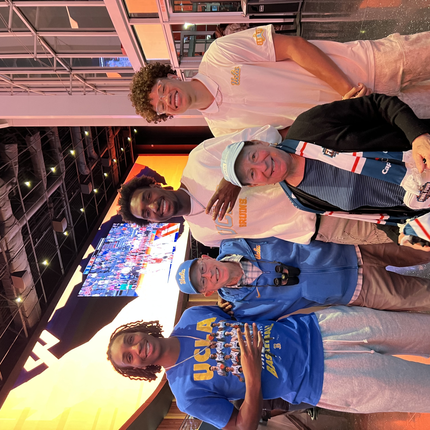 Episode 1521: What's Bruin Show - Live with Jim Bendat as UCLA Women Beat Texas!