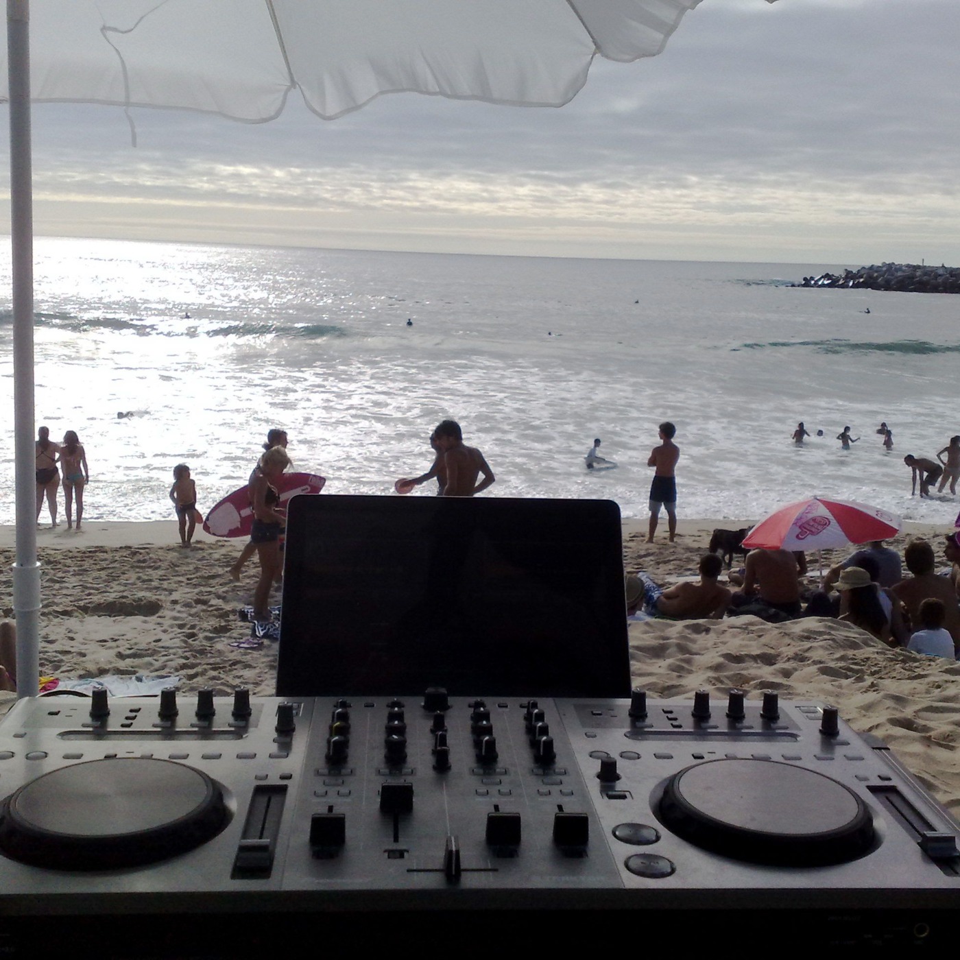 Let's dance on the beach